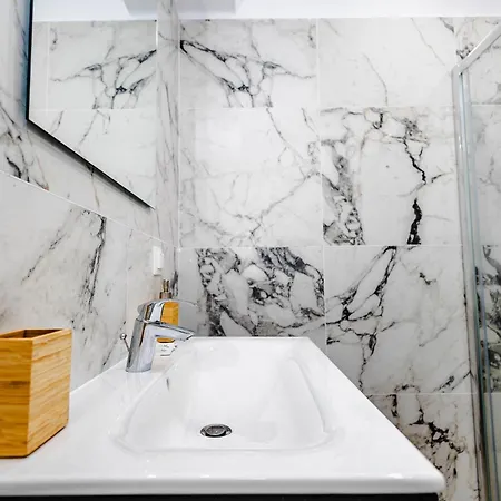 Del Mar Beige Apartment Mamaia