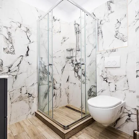 Del Mar Beige Apartment Mamaia
